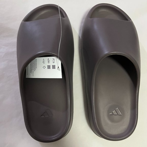 Yezzy slides - Picture 1 of 10